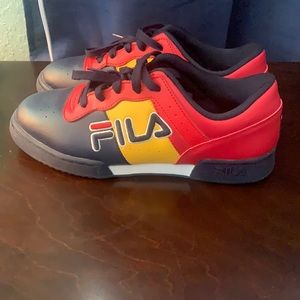 Fila shoes size 7  worn once no box  colorful good